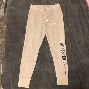 Hollister joggers